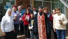 Клірики та парафіяни Запорізької єпархії УПЦ роздали продукти нужденним