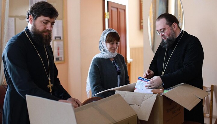 Медпрепараты в КДАиС поступили из православного дома Польской Церкви. Фото: kdais.kiev.ua