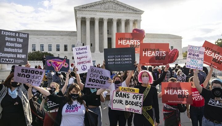 Верховний суд США проголосував за скасування права на аборт