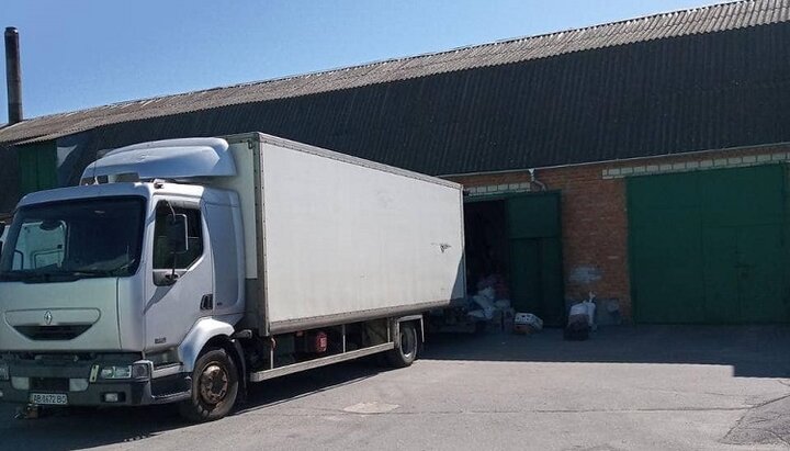 Парафіяни Вінницької єпархії УПЦ відправили 7 тонн гумдопомоги до Харкова