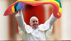 Pope meets with transgender people