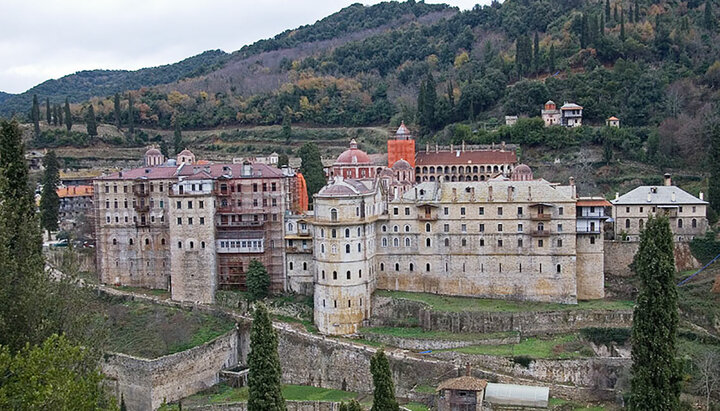 Монастырь Зограф на Афоне. Фото: sviatogora.com
