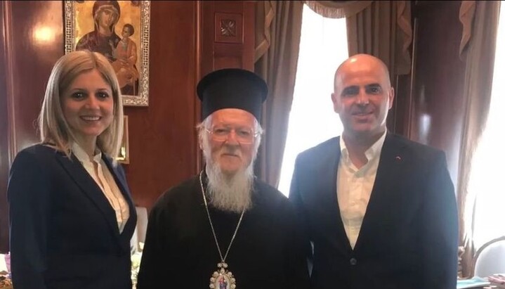 Премьер-министр Северной Македонии поблагодарил главу Фанара за признание Македонской церкви. Фото: Facebook-страница Димитара Ковачевски