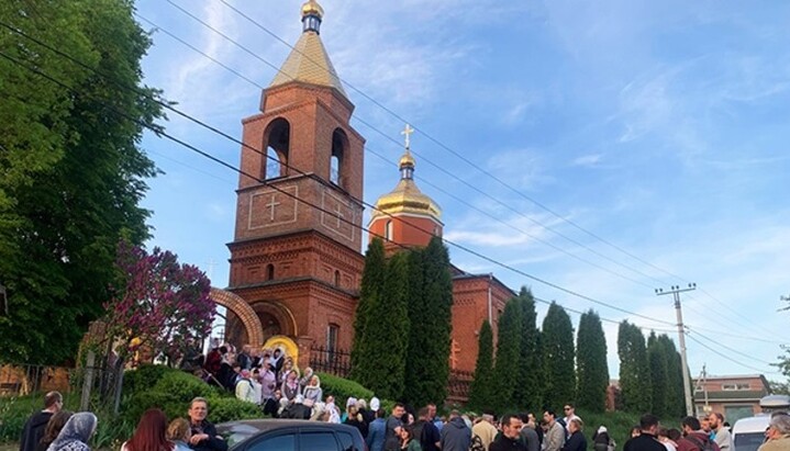 Vote at stadium: in Khmelnytskyi another church transferred to OCU