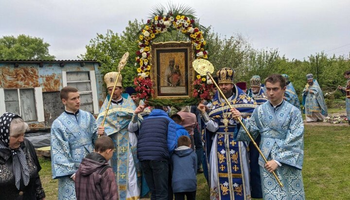 У Ніжинській єпархії пройшла хресна хода в честь Любецької ікони Богородиці