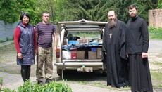 Парафіяни Полтавської єпархії УПЦ передали продукти переселенцям
