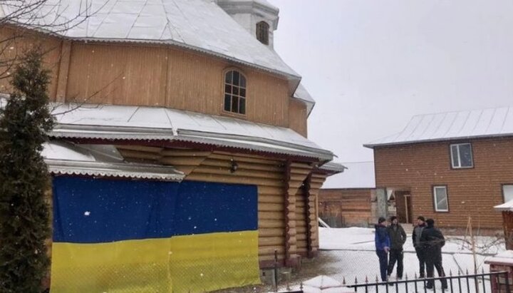 Αρπαγμένος ναό Σύλληψης Αγ. Άννας της UOC στη Βερχόβινα. Φωτογραφία: gk-press.if.ua