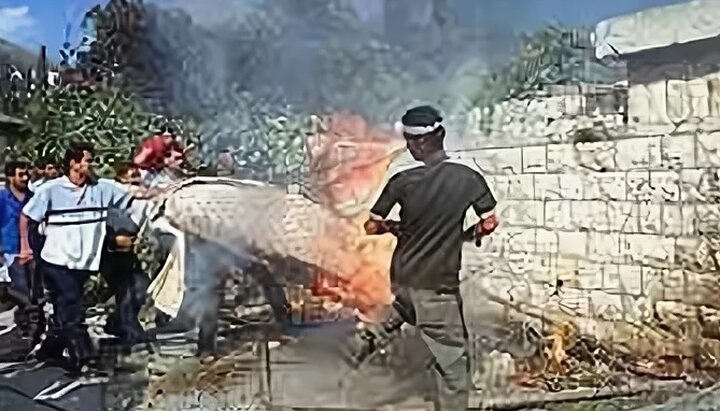 Палестинці підпалили гробницю Йосипа в Наблусі. Фото: apnews.com