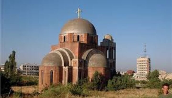 У Вознесіння поліція Косова не пустила віруючих СПЦ в храм Христа Спасителя