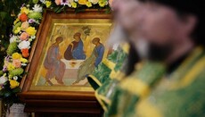 Православная Церковь празднует день Святой Троицы