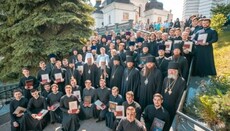 Предстоятель УПЦ очолив літургію та урочистості з нагоди випуску КДАіС
