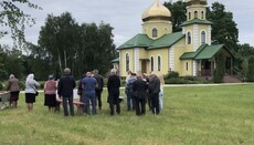 У селі Петропавлівське рейдери ПЦУ прийшли до священника УПЦ зі зброєю