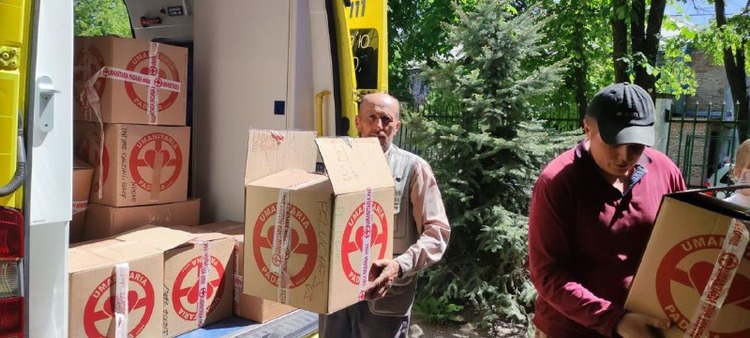 Гуманитарная помощь для жителей Ирпени от УПЦ. Фото: Telegram-канал  «Церква допомагає»