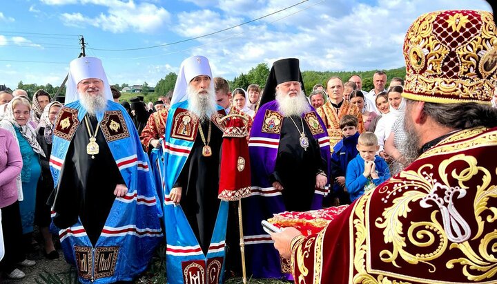 Встреча трех иерархов УПЦ. Фото: facebook Черновицкой епархии