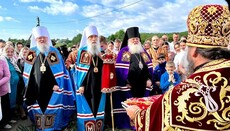 Верующие из Украины и Румынии отметили престол в монастыре Красноильска
