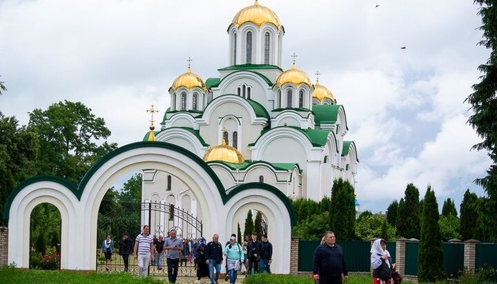 В ЧЕркасской епархии организовали паломническую поездку для переселенцев. Фото: cherkasy.church.ua