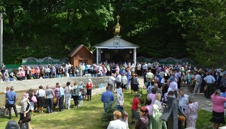 У Гільчі джерело святого Миколая віддали відділу освіти і культури