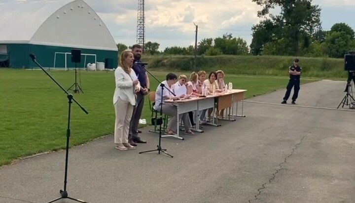 Елена Богдан выступила перед жителями Белогородки. Фото: СПЖ