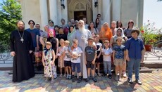 В Одесской епархии детям из нуждающихся семей подарили гаджеты для обучения