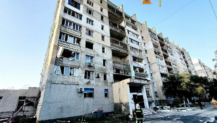 Последствия ракетного удара по жилому дому в Сергеевке. Фото: ГУ ЧС Одесской области