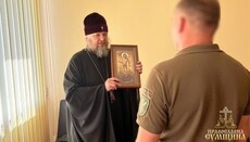 Митрополит Евлогий привез военным в Краснополье гуманитарную помощь