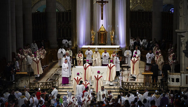 Католическая месса в Квебеке, возглавляемая попой. Фото: religionnews.com