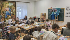 У Києво-Печерській лаврі запрошують на курси церковного дзвону та живопису