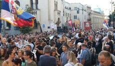 В Белграде тысячи верующих вышли на шествие против гей-парада