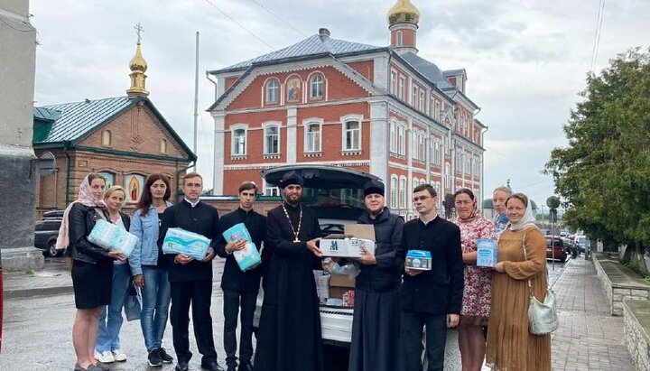 ГУманитарная помощь для беженцев, нашедших приют в Почаеве. Фото: страница Почаевского Центра соцуслуг в Facebook