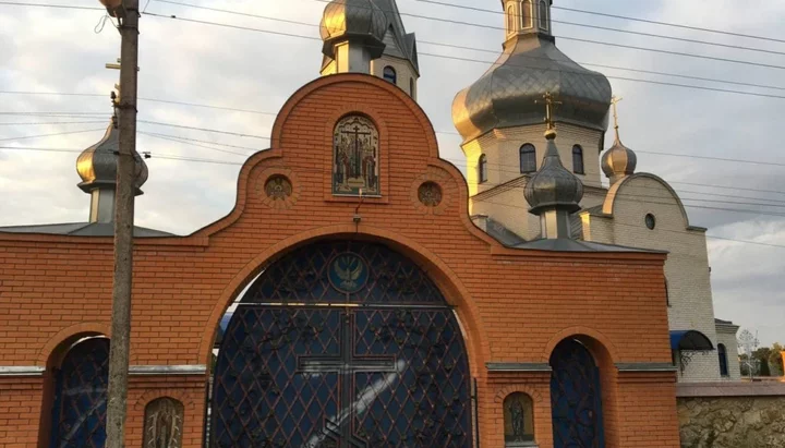 Στο Μπογκντάσεβ βάνδαλοι έσπασαν εικόνα Παναγίας, ζωγράφισαν πύλες ναού UOC