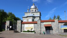 «Дякуємо владі за мудрість»: ПЦУшники Дрогобича прийняли в дар храм УПЦ