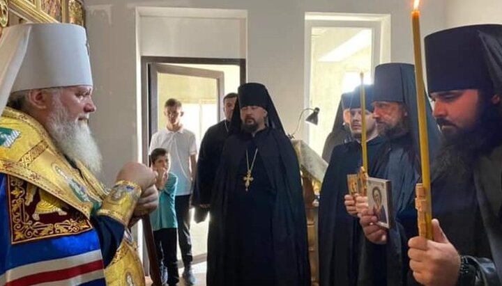 В Сретенском монастыре двое послушников были пострижены в мантию. Фото: m-church.org.ua