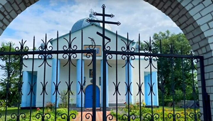 Успенский храм УПЦ в Линовице. Фото: скриншот из видео на Youtube-канале «Суспільне Чернігів»
