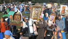 Annual cross procession from Kamyanets-Podilsky arrives at Pochaiv Lavra