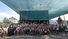 Православна Церква Молдови передала 100 планшетів українським дітям