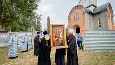 В Коробовку из Золотоноши вернули чудотворную икону «Одигитрия»