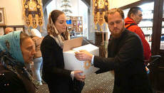 Фонд Вадима Новинского передал 150 наборов продуктов в Успенский храм Киева