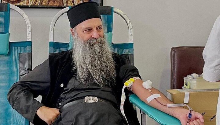 Глава Сербской Православной Церкви сдал кровь для пациентов сербских больниц. Фото: in4s.ne
