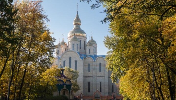 Михайловский кафедральный собор УПЦ в Черкассах. Фото: anga.ua