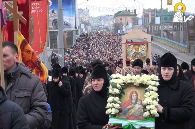 У Рівному у день Торжества Православ'я пройшов Хресний хід з іконою свт. Миколи Чудотворця (ВІДЕО)