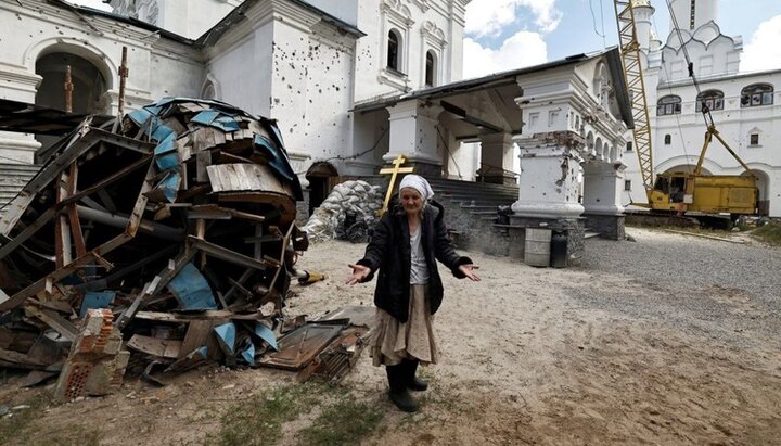 Строения Святогорской лавры сильно пострадали от обстрелов. Фото: Telegram-канал «Политика Страны»