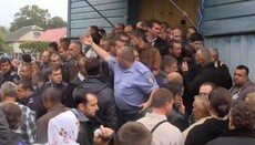 Религиозное противостояние в Украине: в Раде пишут новые законы, а в УПЦ опасаются силовых захватов церквей