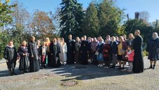 Верующие УПЦ создали сестричество «Женская Сила Украины»
