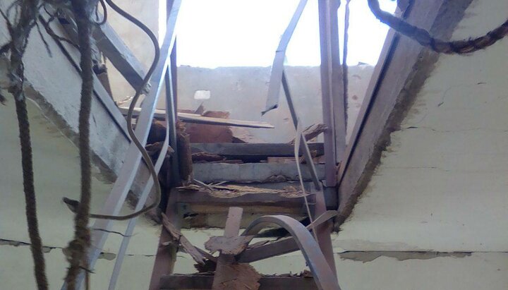 Поврежденная колокольня. Фото: hramzp.ua