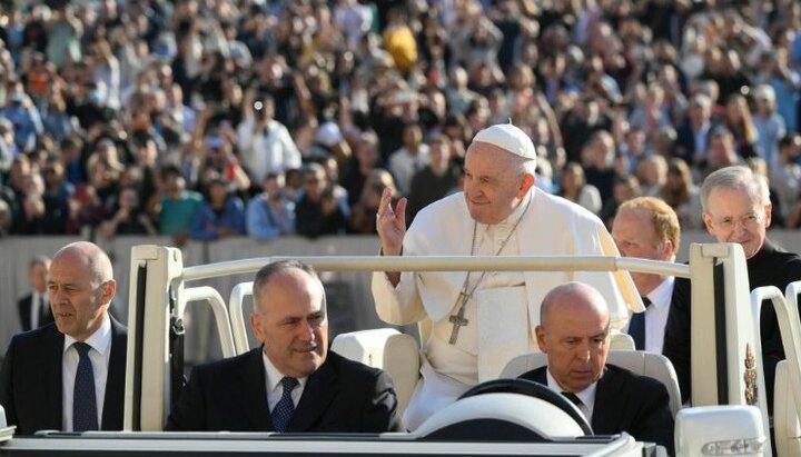 Папа римский на общей аудиенции 12 октября 2022 года. Фото: vaticannews.va
