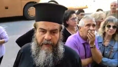В Греції священника засудили до в'язниці за літургію в карантин