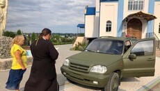 За два місяці священники УПЦ передали на фронт 10 автомобілів
