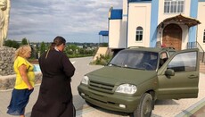 За два месяца священники УПЦ передали на фронт 10 автомобилей