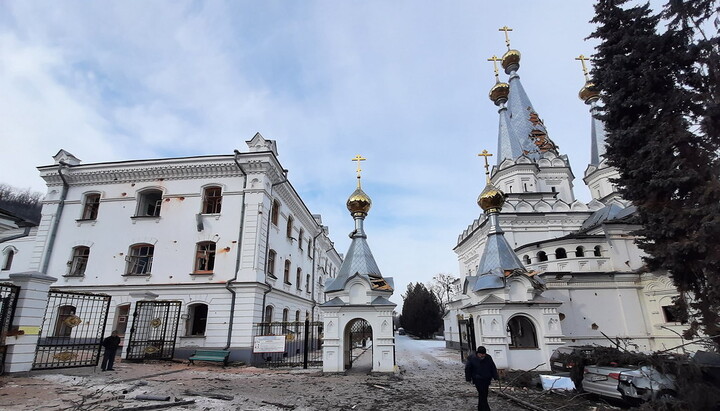 У Сумській єпархії зібрали гумдопомогу для Святогірської лаври