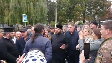 У Тарасівці Успенська громада УПЦ не пустила рейдерів до храму